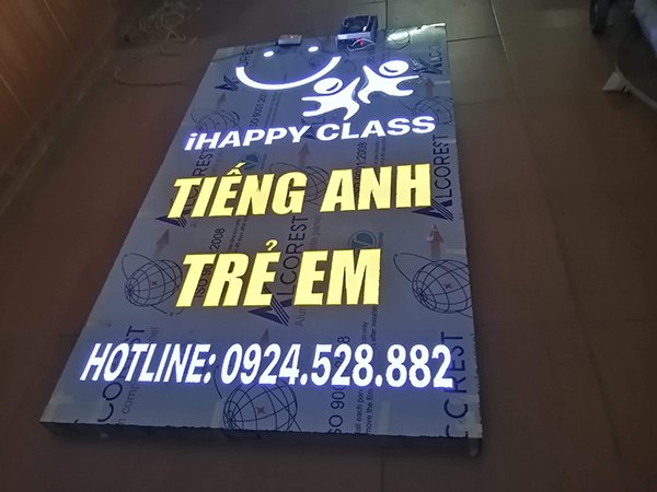 Hộp đèn Alu âm chữ